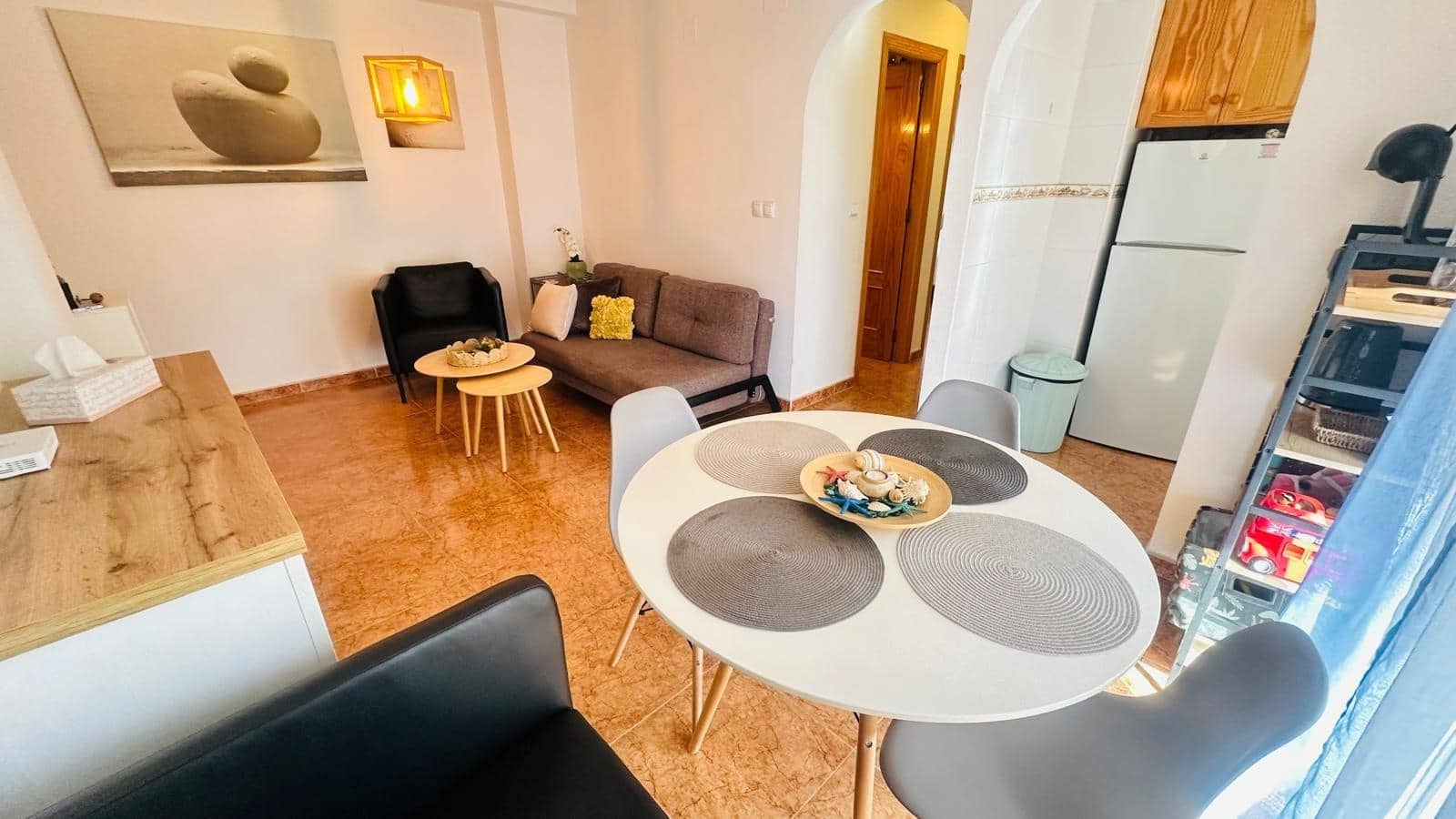 Piso de 2 habitaciones en Torrevieja en venta - 129.000 € (Ref: 9248291)