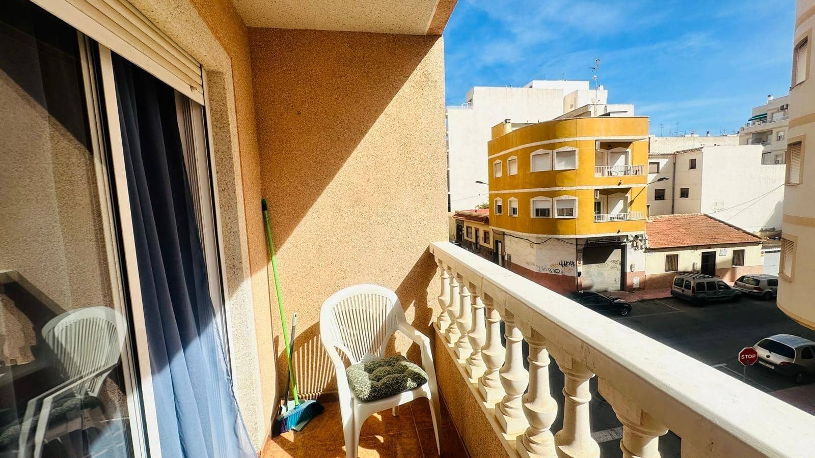 Piso de 2 habitaciones en Torrevieja en venta - 129.000 € (Ref: 9248291)