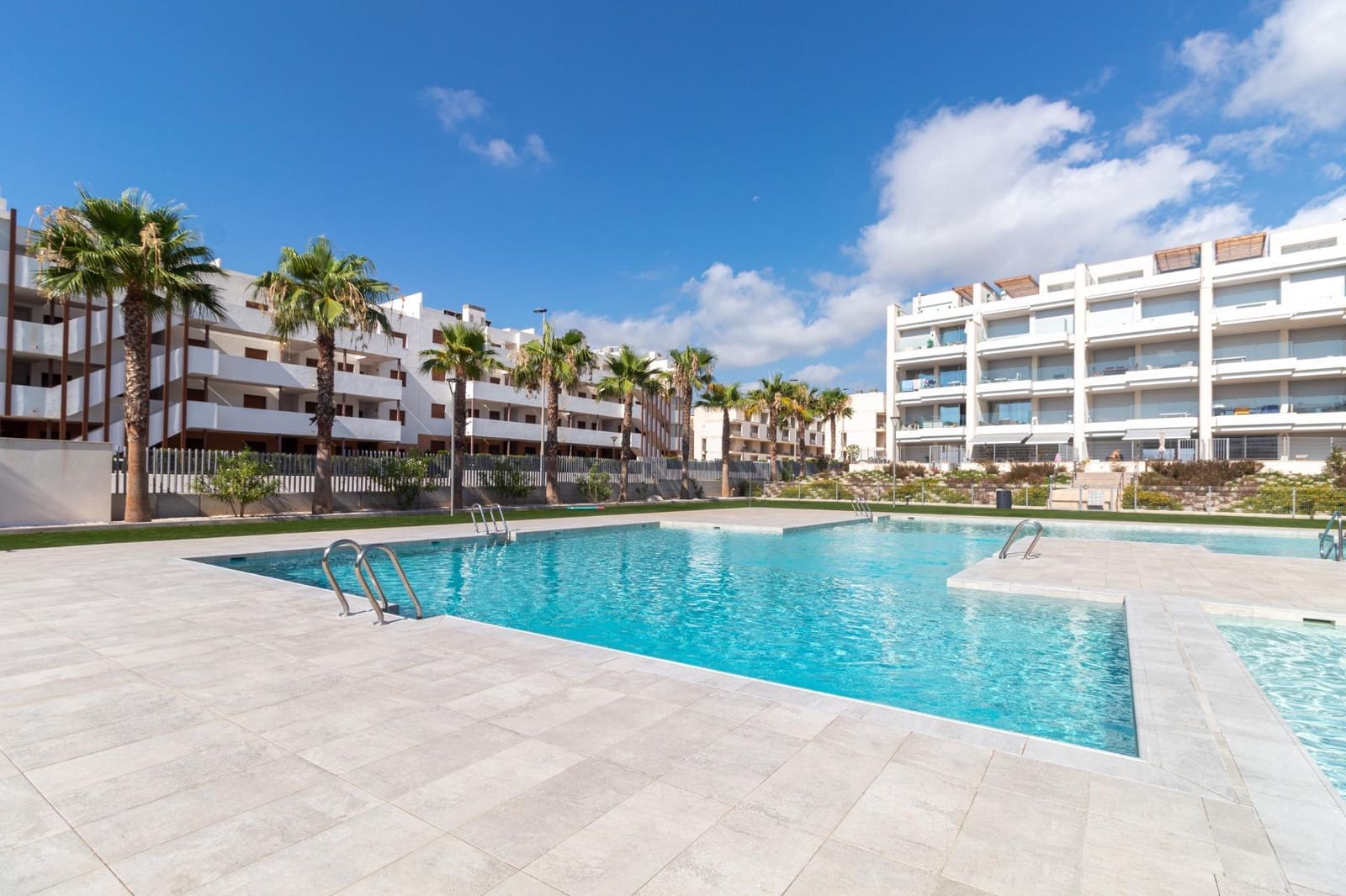 Ático de 2 habitaciones en Orihuela Costa en venta con piscina - 314.900 € (Ref: 9265445)