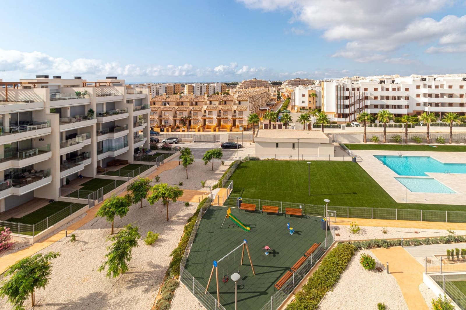 Ático de 2 habitaciones en Orihuela Costa en venta con piscina - 314.900 € (Ref: 9265445)