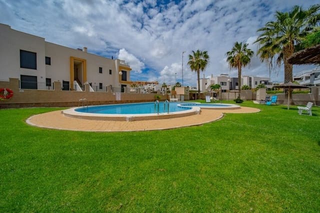 3 makuuhuone Omakotitalo myytävänä paikassa Lomas de Cabo Roig - Los Dolses, Orihuela mukana uima-altaan 
autotalli - 269 000 € (Ref: 9265450)
