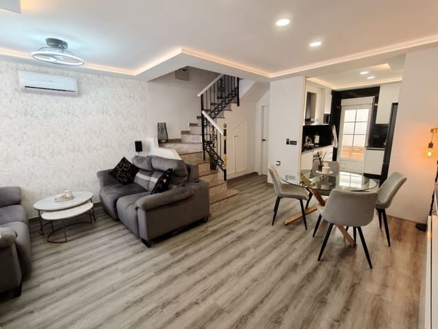 3 makuuhuone Omakotitalo myytävänä paikassa Lomas de Cabo Roig - Los Dolses, Orihuela mukana uima-altaan 
autotalli - 269 000 € (Ref: 9265450)