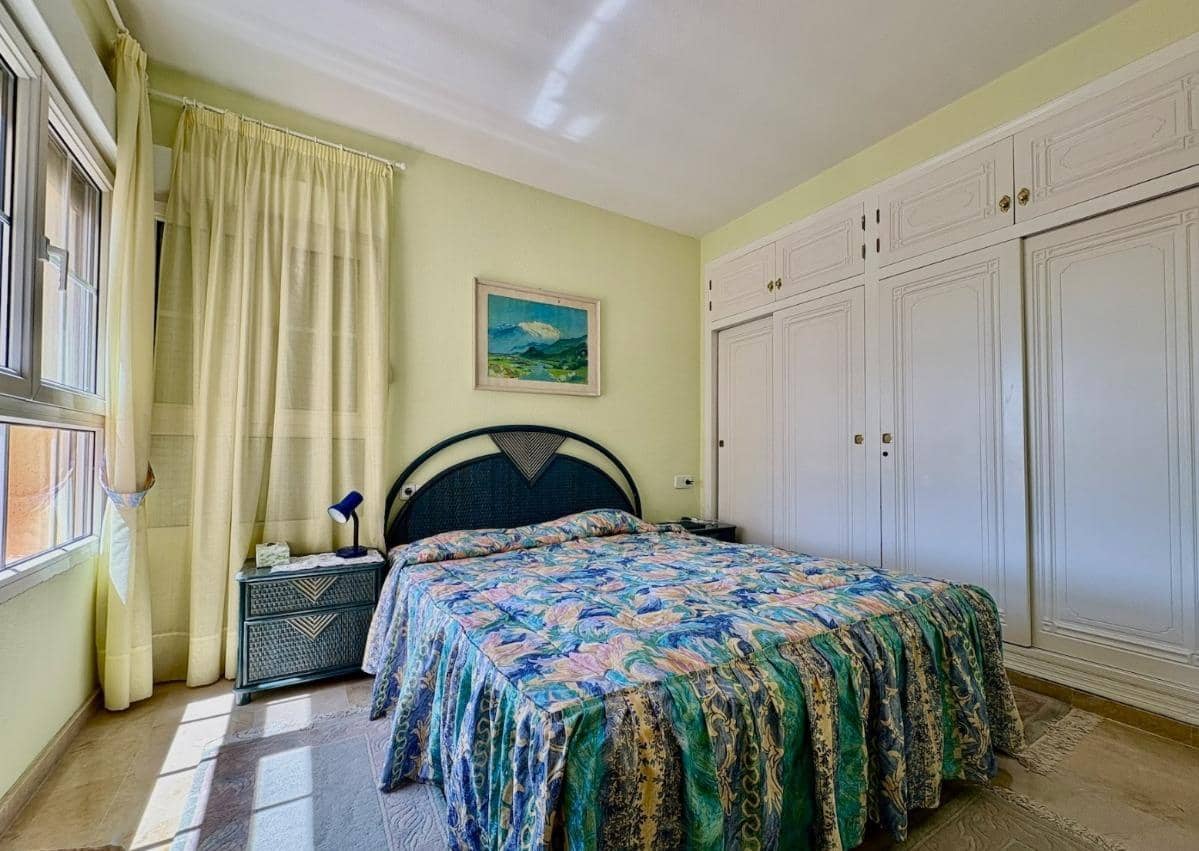 2 soverom Villa til salgs i Orihuela Costa med svømmebasseng garasje - € 435 000 (Ref: 9288229)