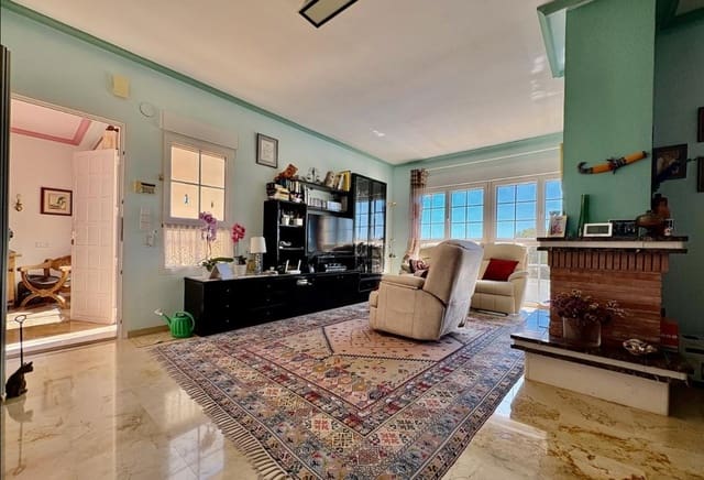 2 soverom Villa til salgs i Villamartin, Orihuela med svømmebasseng garasje - € 435 000 (Ref: 9288229)