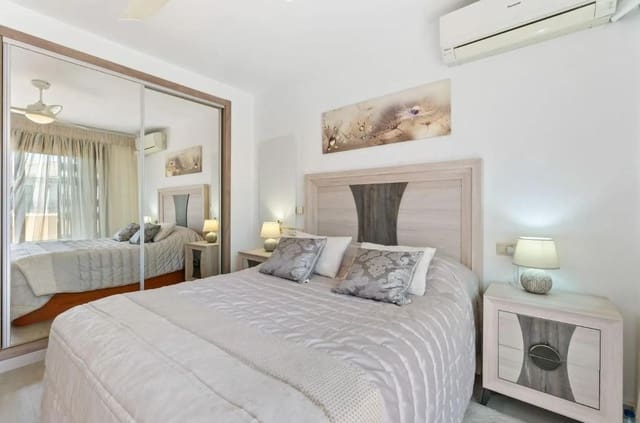 3 quarto Moradia em Banda para venda em Aguas Nuevas, Torrevieja com piscina - 329 000 € (Ref: 9306359)