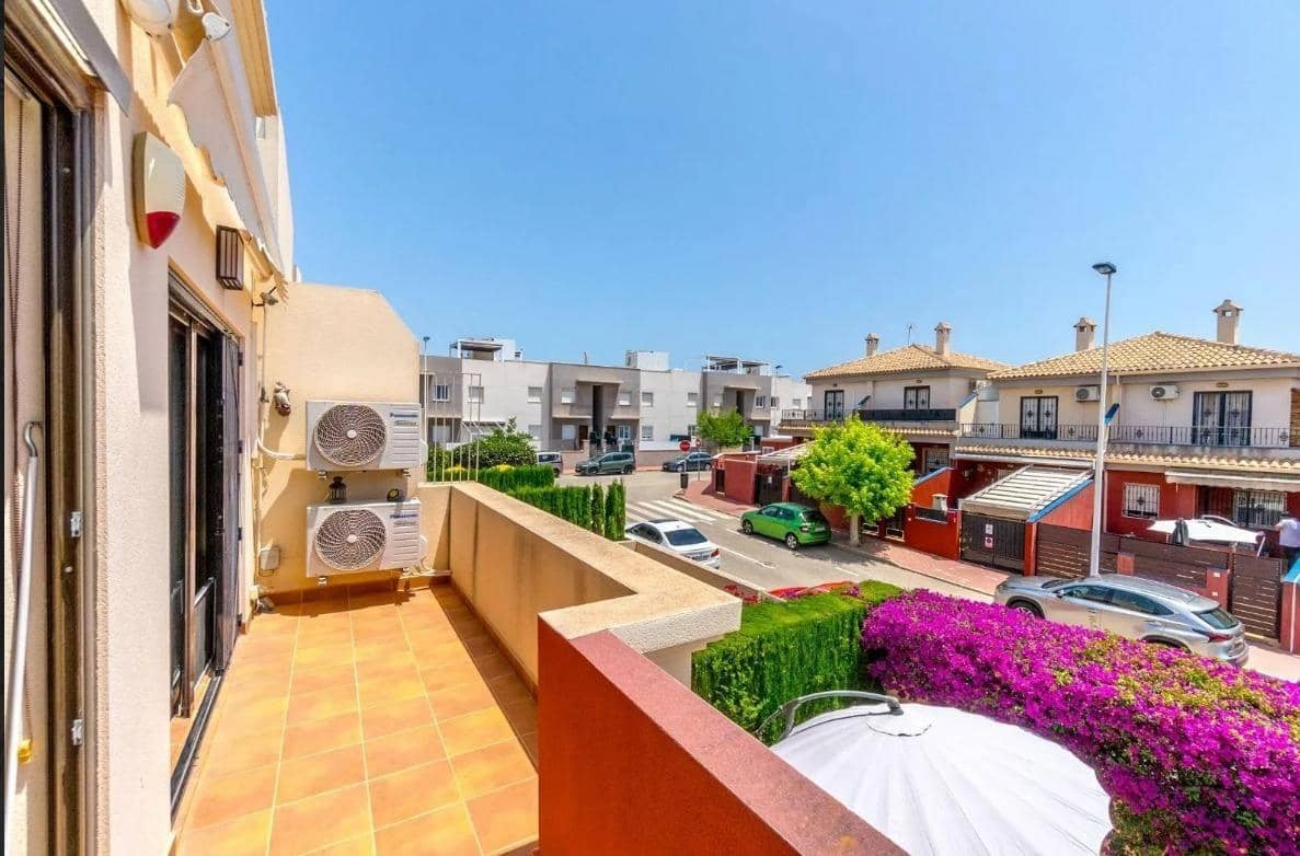 3 soverom Rekkehus til salgs i Aguas Nuevas med svømmebasseng - € 329 000 (Ref: 9306359)