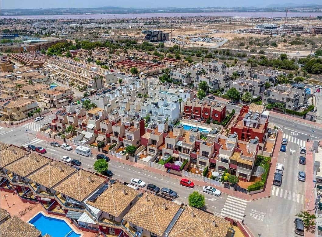 3 soverom Rekkehus til salgs i Aguas Nuevas med svømmebasseng - € 329 000 (Ref: 9306359)