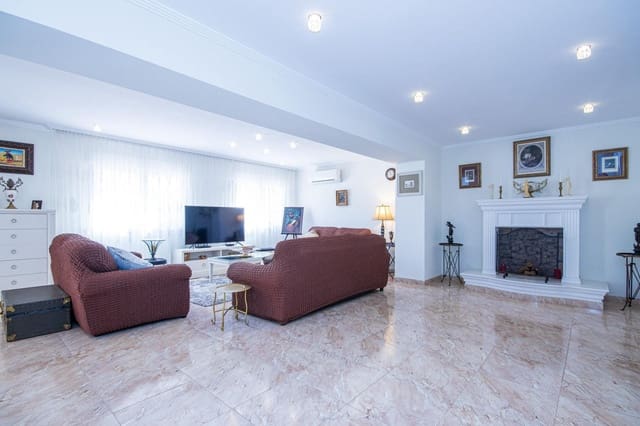 6 makuuhuone Huvila myytävänä paikassa Los Balcones - Los Altos, Torrevieja mukana uima-altaan 
autotalli - 930 000 € (Ref: 9318019)