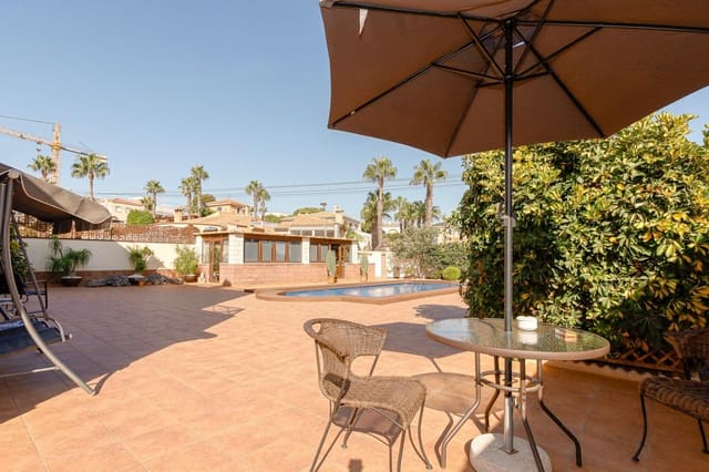 6 slaapkamer Villa te koop in Los Balcones - Los Altos, Torrevieja met zwembad garage - € 930.000 (Ref: 9318019)