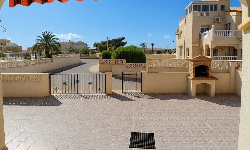 2 camera da letto Bungalow in vendita in Torrevieja con piscina - 165.000 € (Rif: 9318020)