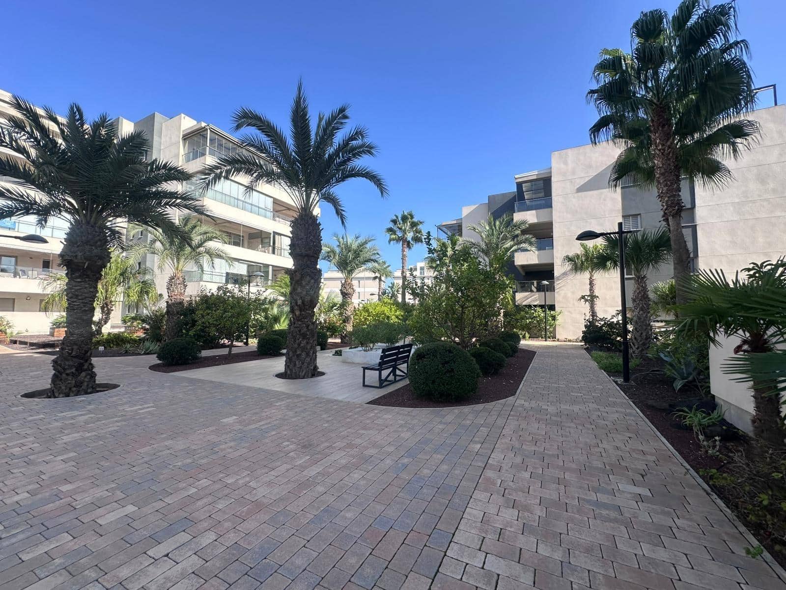 2 sovrum Lägenhet till salu i Villamartin med pool - 340 000 € (Ref: 9322611)