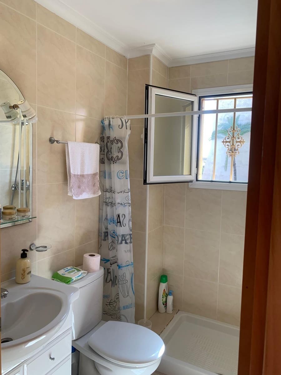 2 slaapkamer Appartement te koop in Torrevieja met zwembad - € 219.900 (Ref: 9322612)