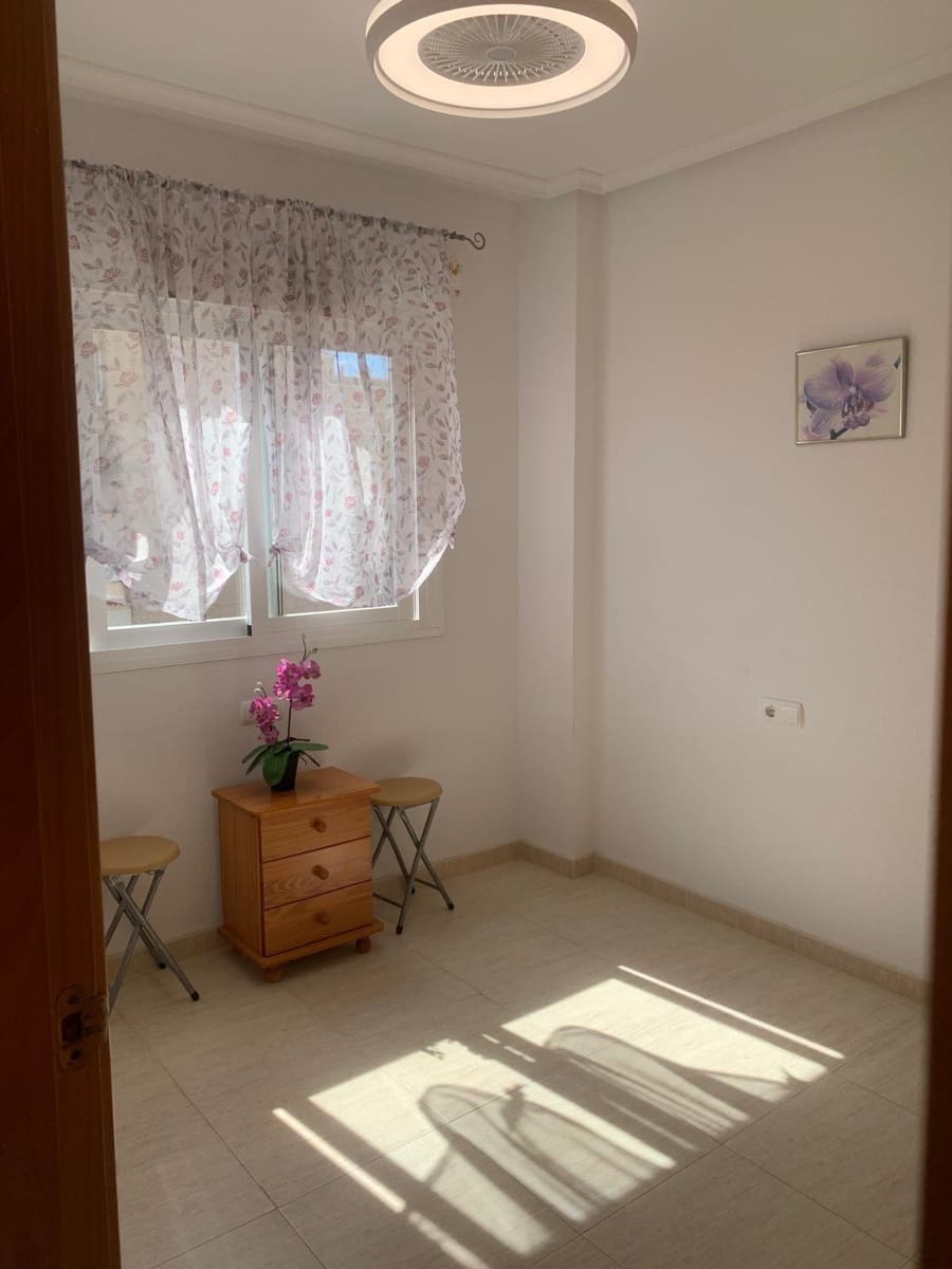 2 slaapkamer Appartement te koop in Torrevieja met zwembad - € 219.900 (Ref: 9322612)