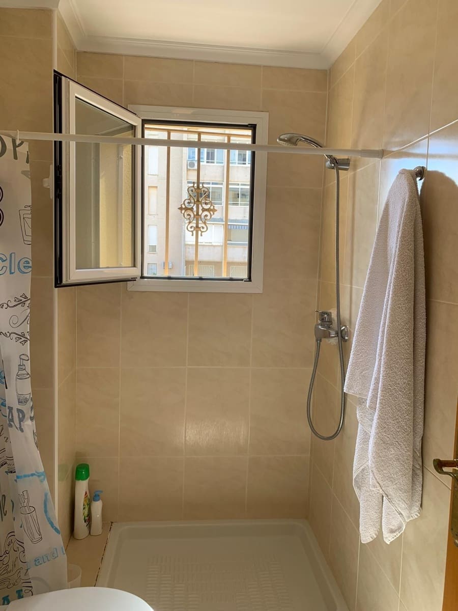 2 slaapkamer Appartement te koop in Torrevieja met zwembad - € 219.900 (Ref: 9322612)