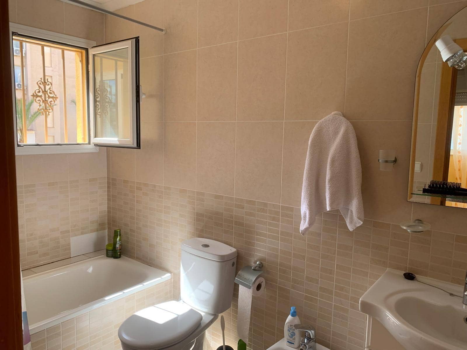 2 slaapkamer Appartement te koop in Torrevieja met zwembad - € 219.900 (Ref: 9322612)