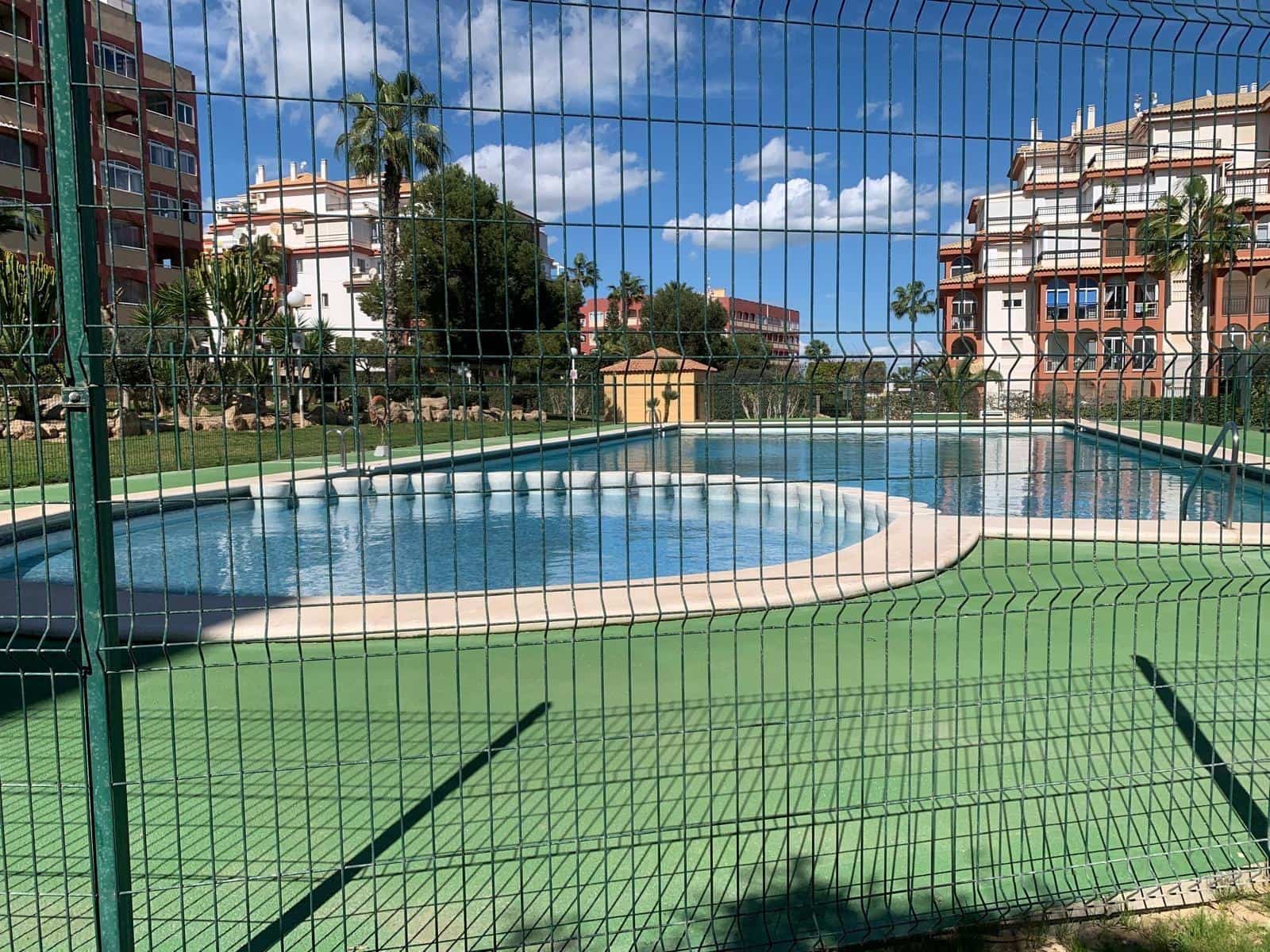 2 slaapkamer Appartement te koop in Torrevieja met zwembad - € 219.900 (Ref: 9322612)