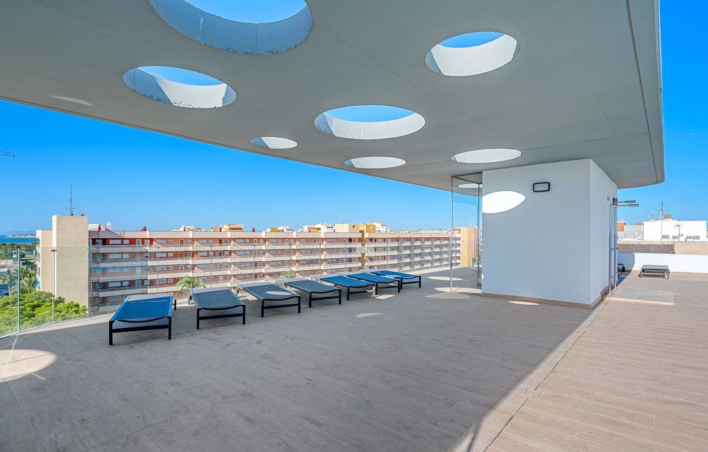 2 soverom Leilighet til salgs i Punta Prima med svømmebasseng garasje - € 369 000 (Ref: 9322619)