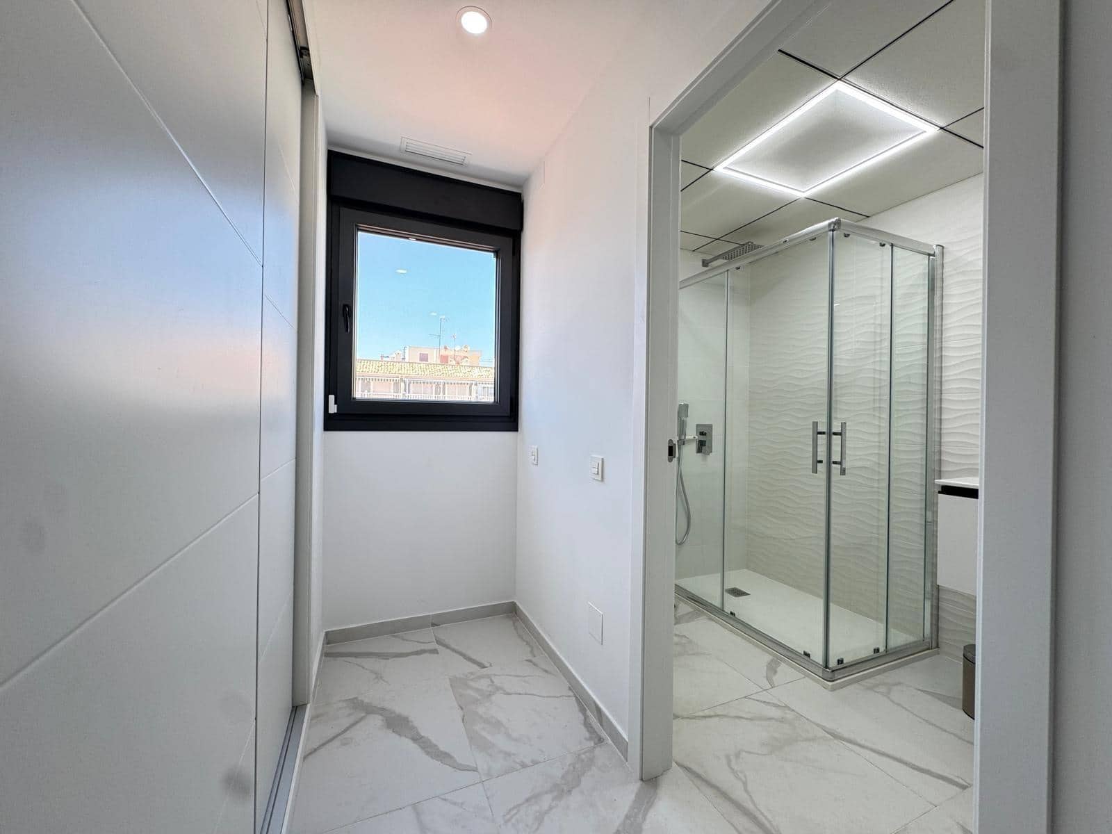 2 quarto Penthouse para venda em Torrevieja com piscina - 390 000 € (Ref: 9322621)