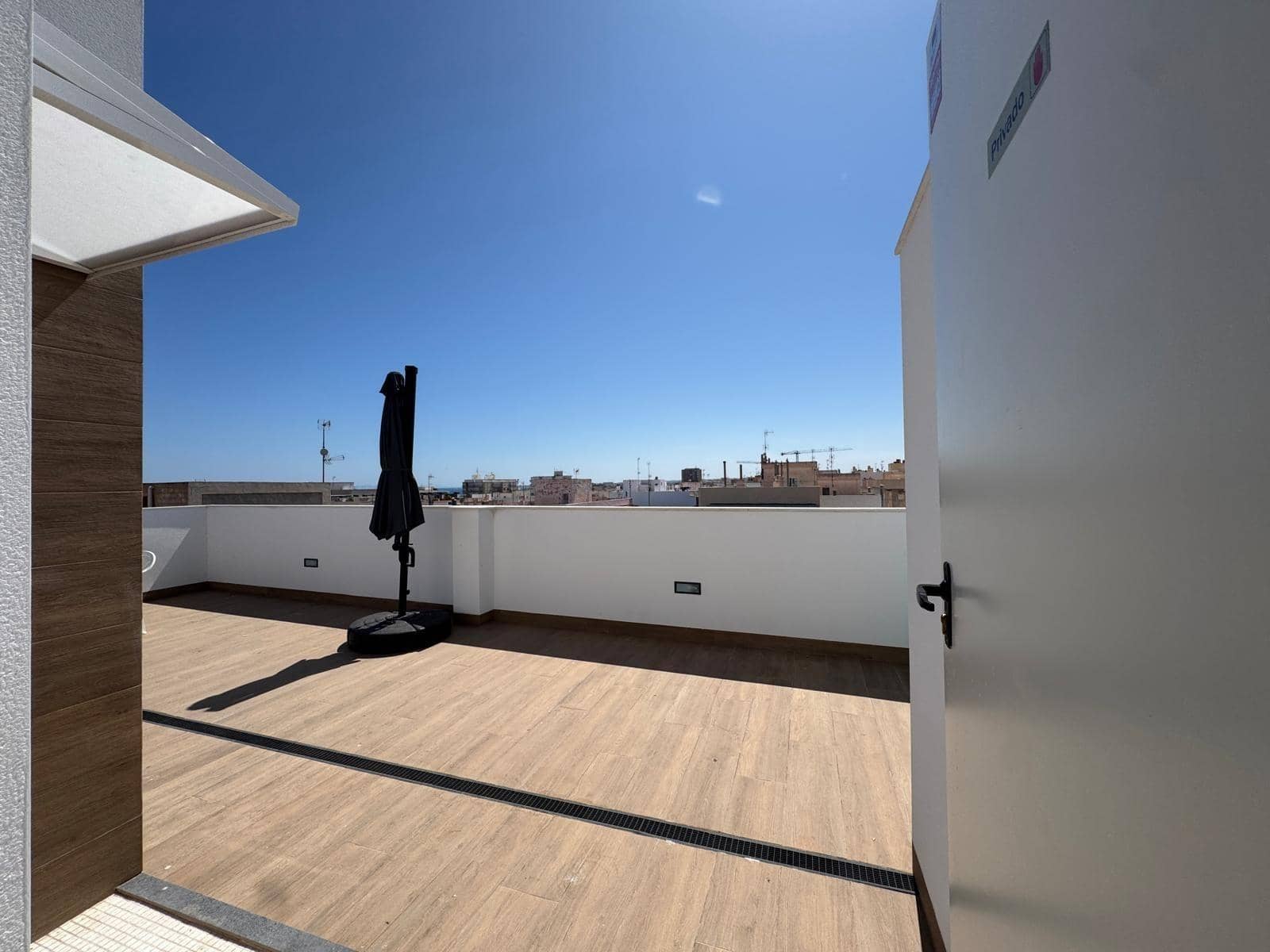 2 quarto Penthouse para venda em Torrevieja com piscina - 390 000 € (Ref: 9322621)