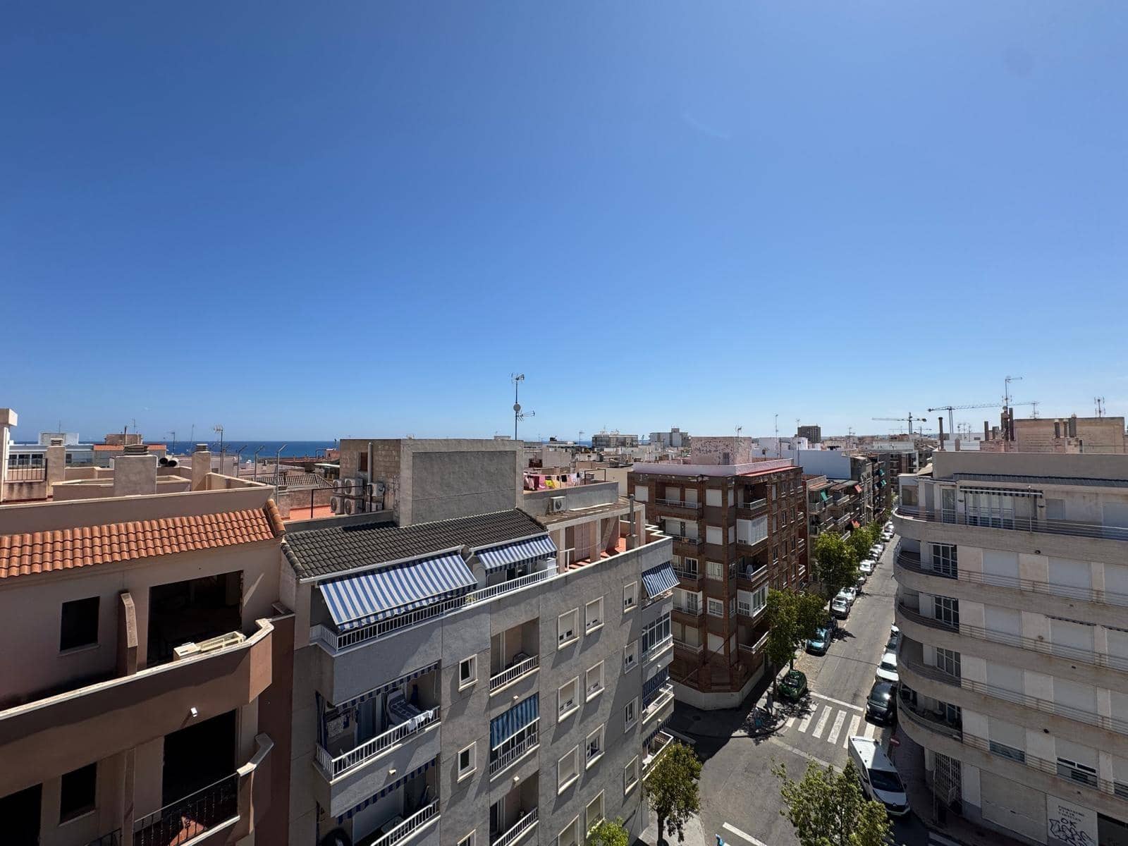 2 quarto Penthouse para venda em Torrevieja com piscina - 390 000 € (Ref: 9322621)