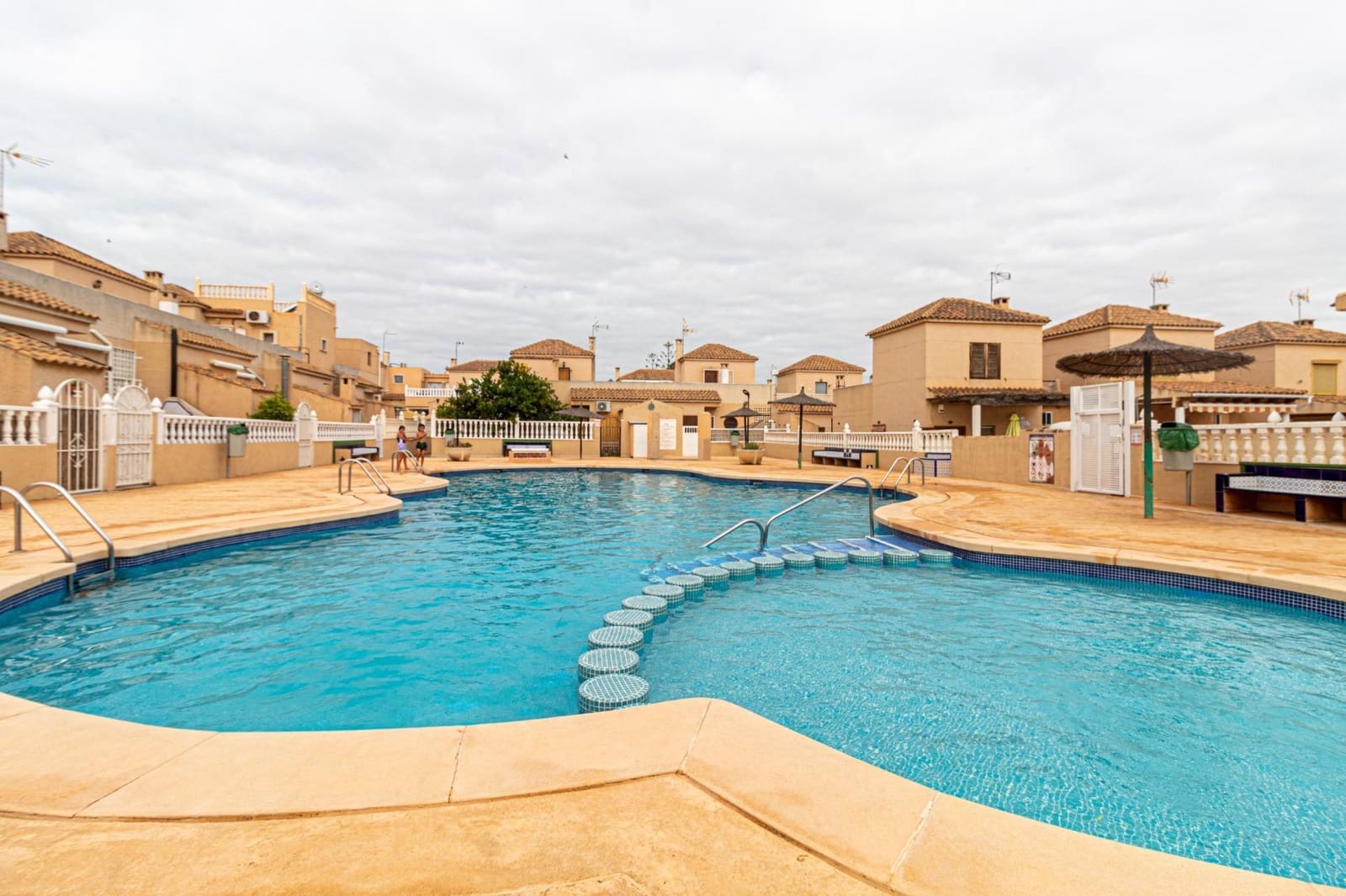 2 soverom Hus til salgs i La Siesta med svømmebasseng - € 164 900 (Ref: 9322624)