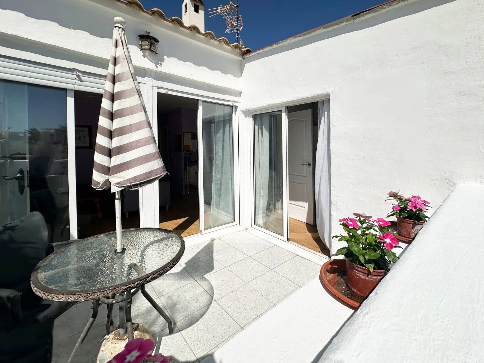 2 Zimmer Bungalow zu verkaufen in La Regia mit Pool - 120.000 € (Ref: 9347660)