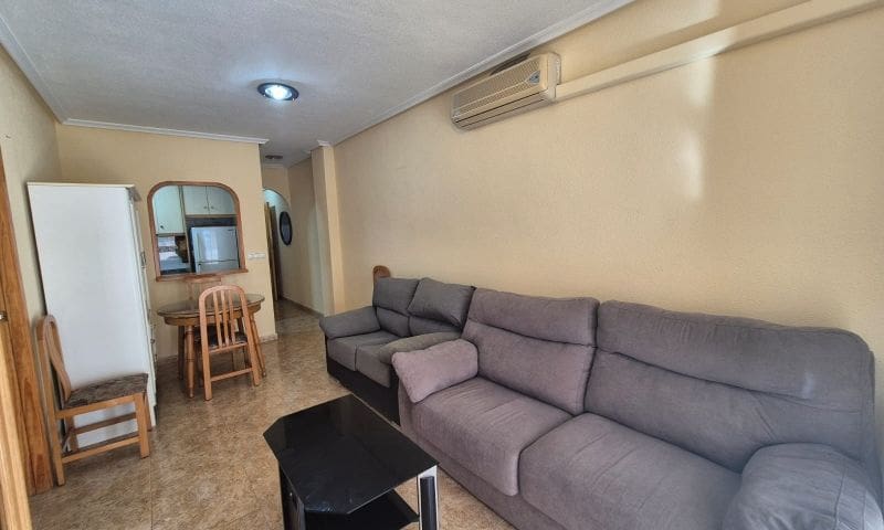 2 Zimmer Apartment zu verkaufen in Torrevieja - 135.000 € (Ref: 9357160)