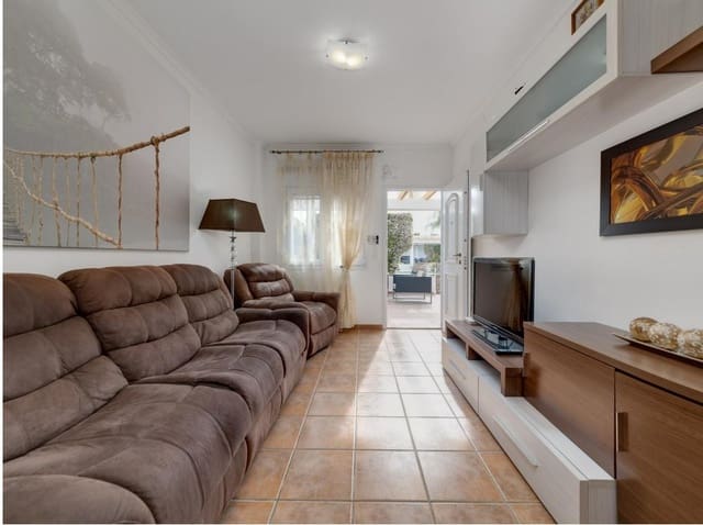 2 soverom Hus til salgs i Mil Palmeras, Pilar de la Horadada med svømmebasseng - € 234 900 (Ref: 9376796)