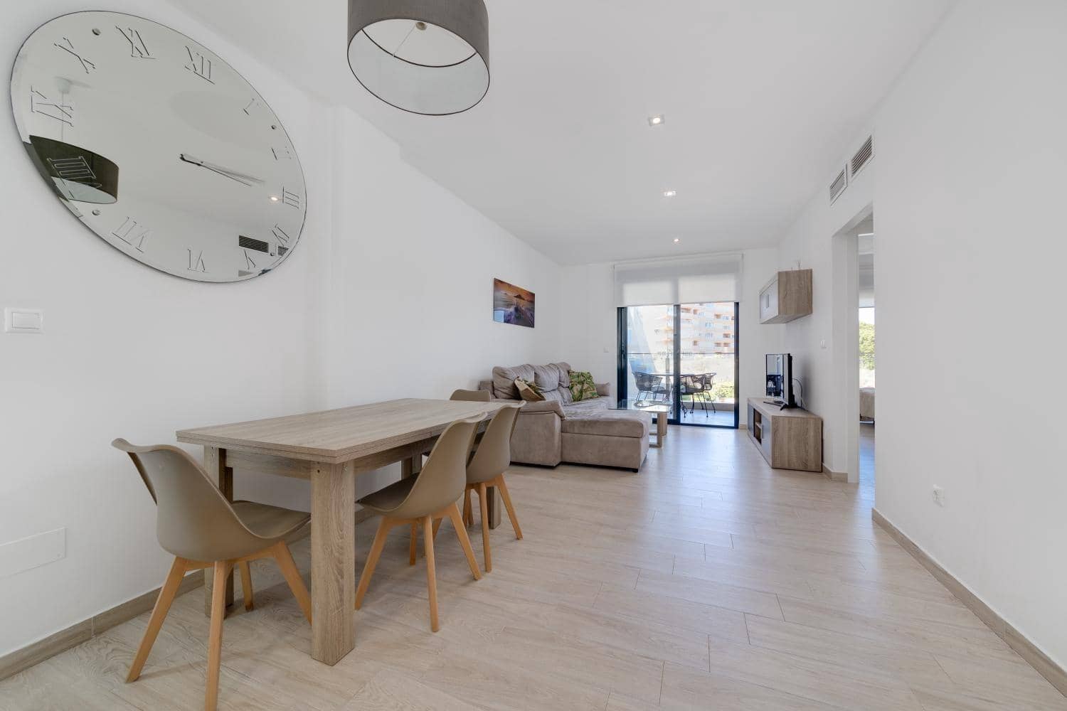 2 soverom Leilighet til salgs i Torrevieja med svømmebasseng - € 259 000 (Ref: 9377906)