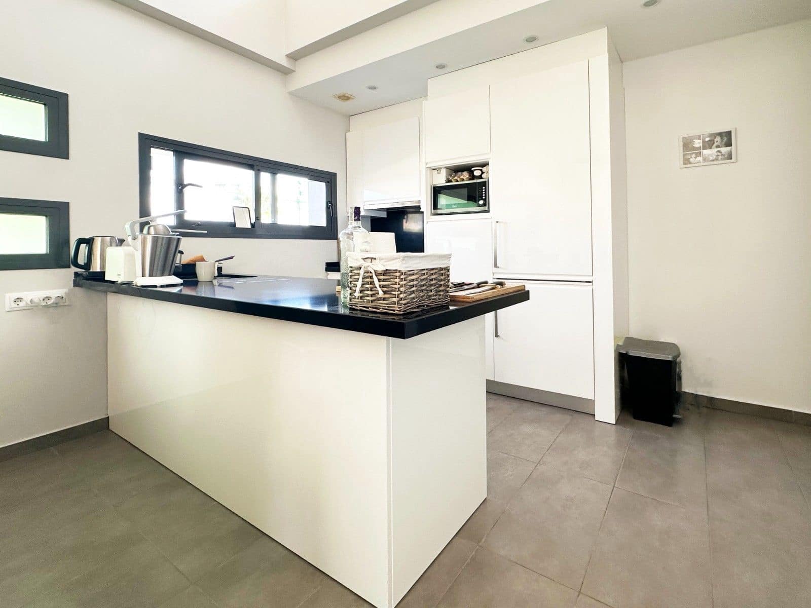 3 bedroom Villa for sale in Algorfa with pool - € 300,000 (Ref: 9377911)