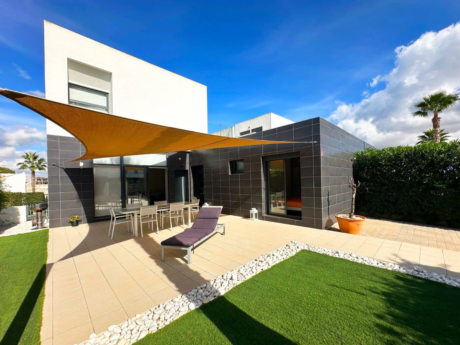 3 bedroom Villa for sale in Algorfa with pool - € 300,000 (Ref: 9377911)