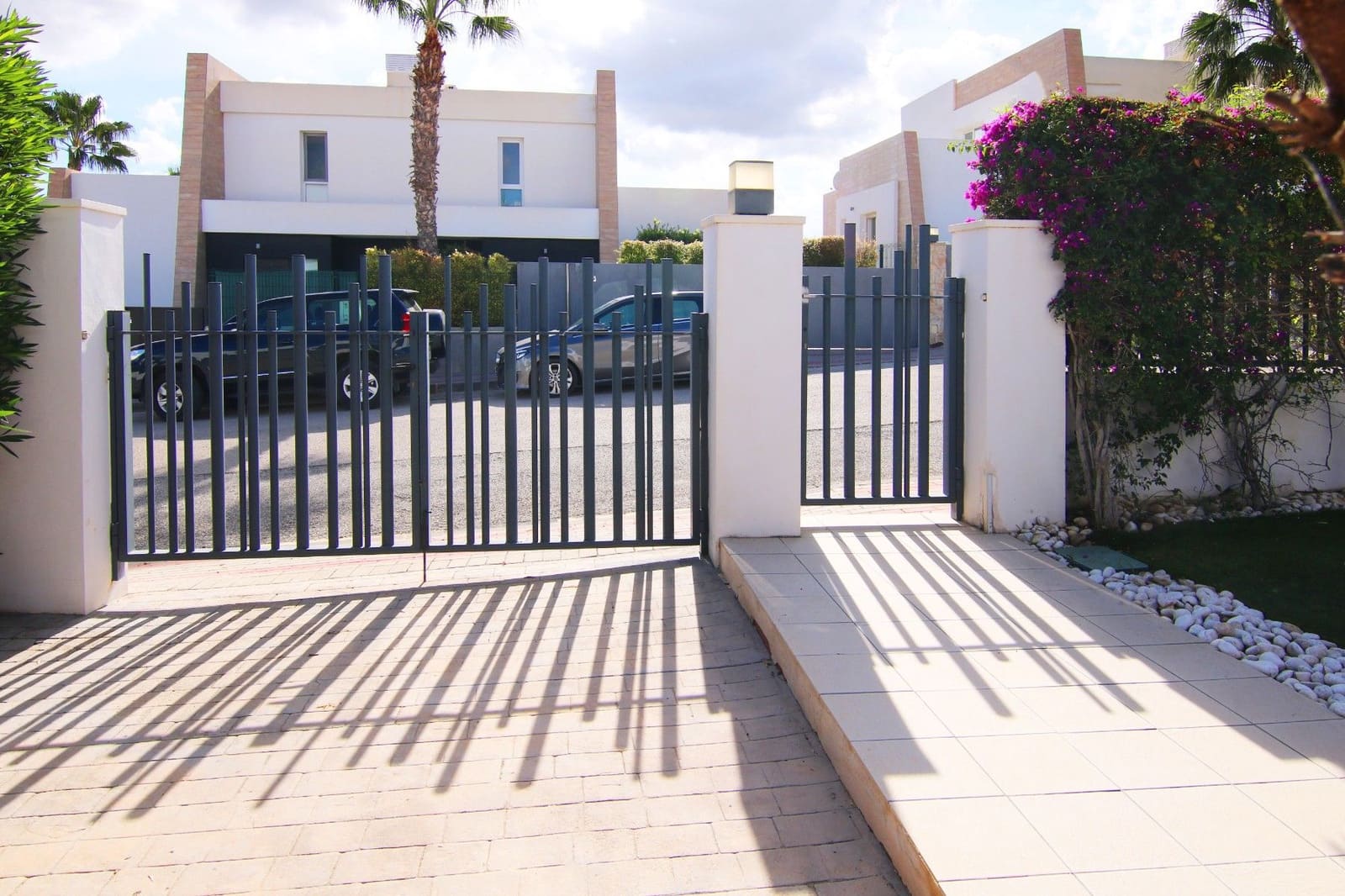 3 bedroom Villa for sale in Algorfa with pool - € 300,000 (Ref: 9377911)