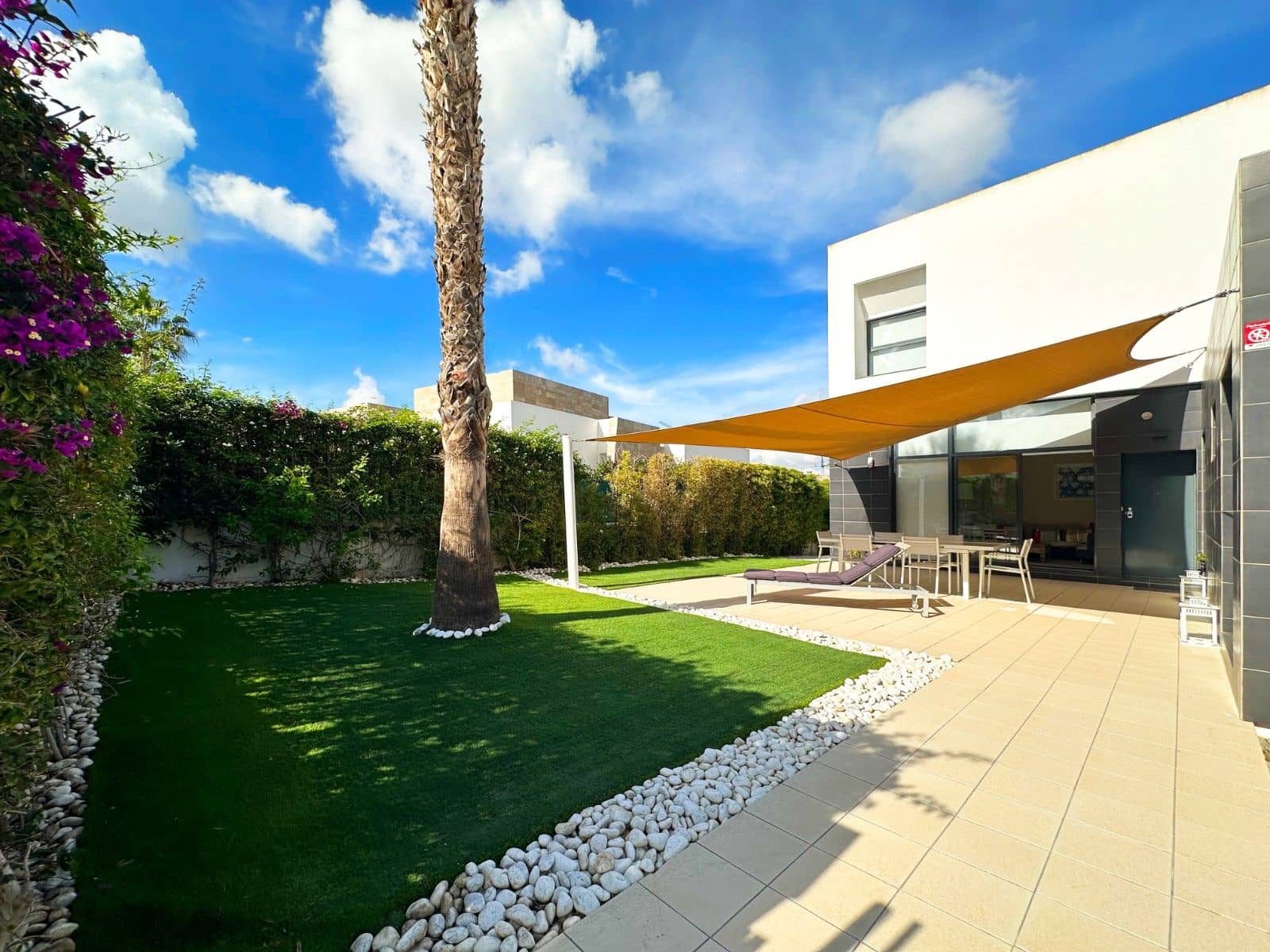 3 bedroom Villa for sale in Algorfa with pool - € 300,000 (Ref: 9377911)