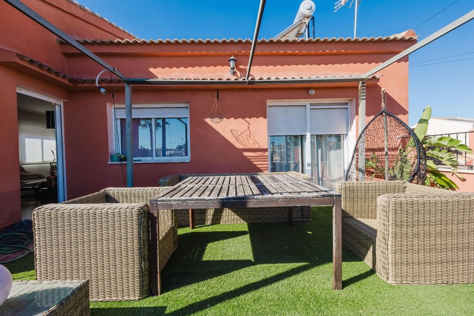 Chalet de 5 habitaciones en Torrevieja en venta con piscina - 449.000 € (Ref: 9377912)