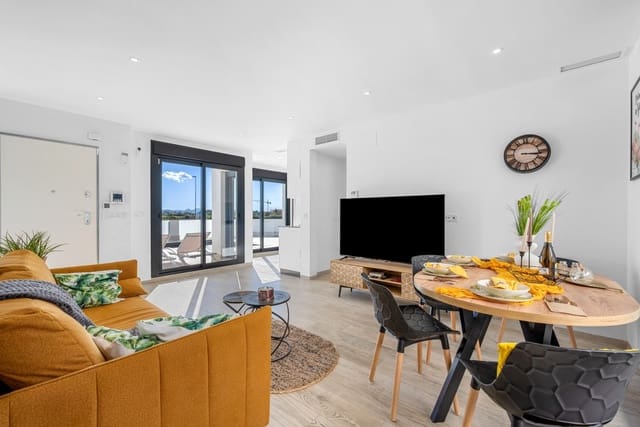 4 sypialnia Willa na sprzedaż w Centro, Los Alcázares z basenem garażem - 649 000 € (Ref: 9377913)