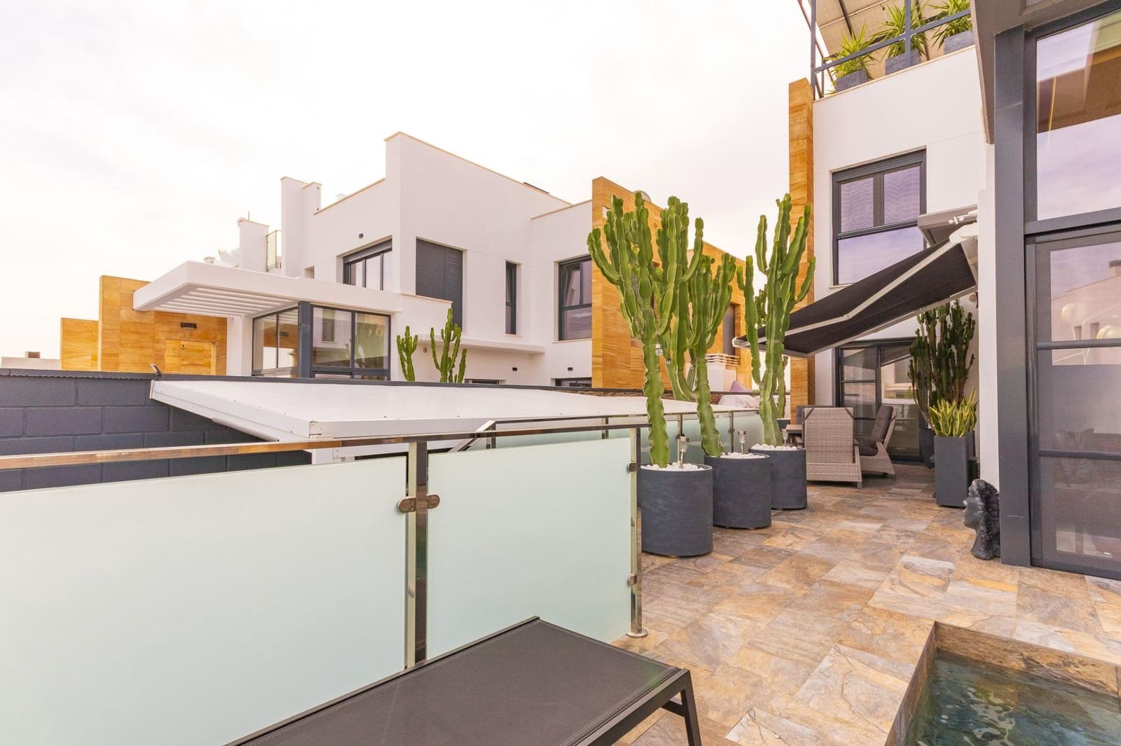 3 soveværelse Villa til salg i Orihuela Costa med swimmingpool garage - € 575.000 (Ref: 9391988)