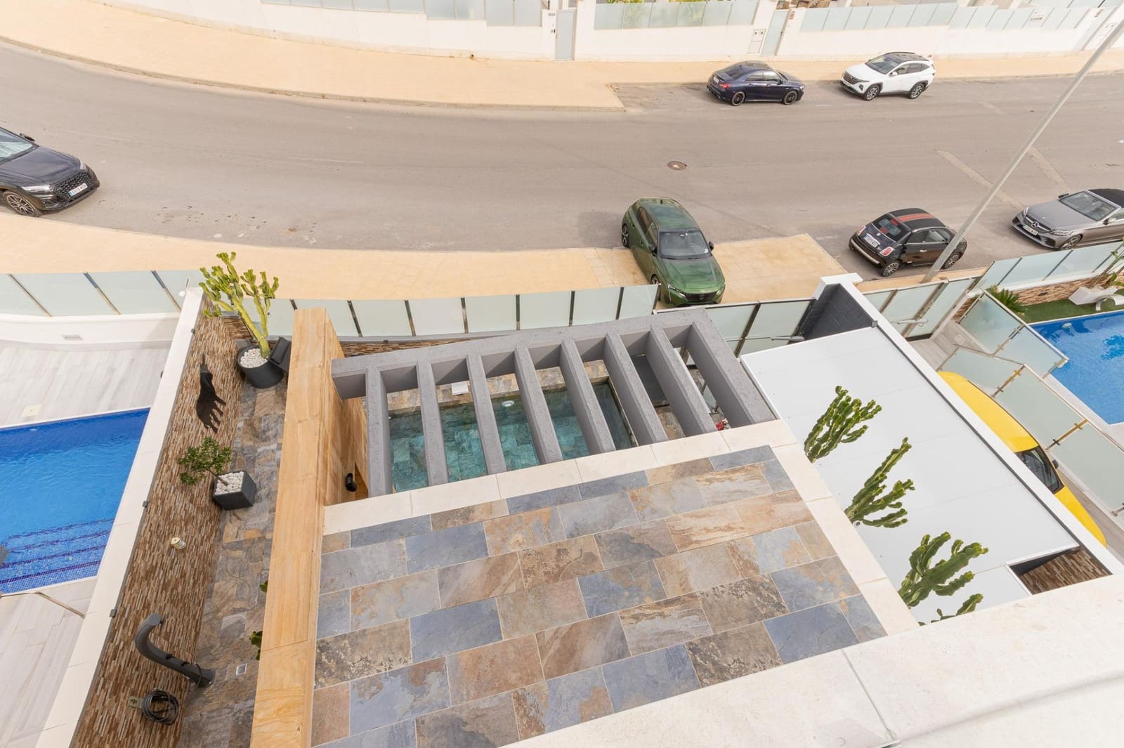 3 soveværelse Villa til salg i Orihuela Costa med swimmingpool garage - € 575.000 (Ref: 9391988)