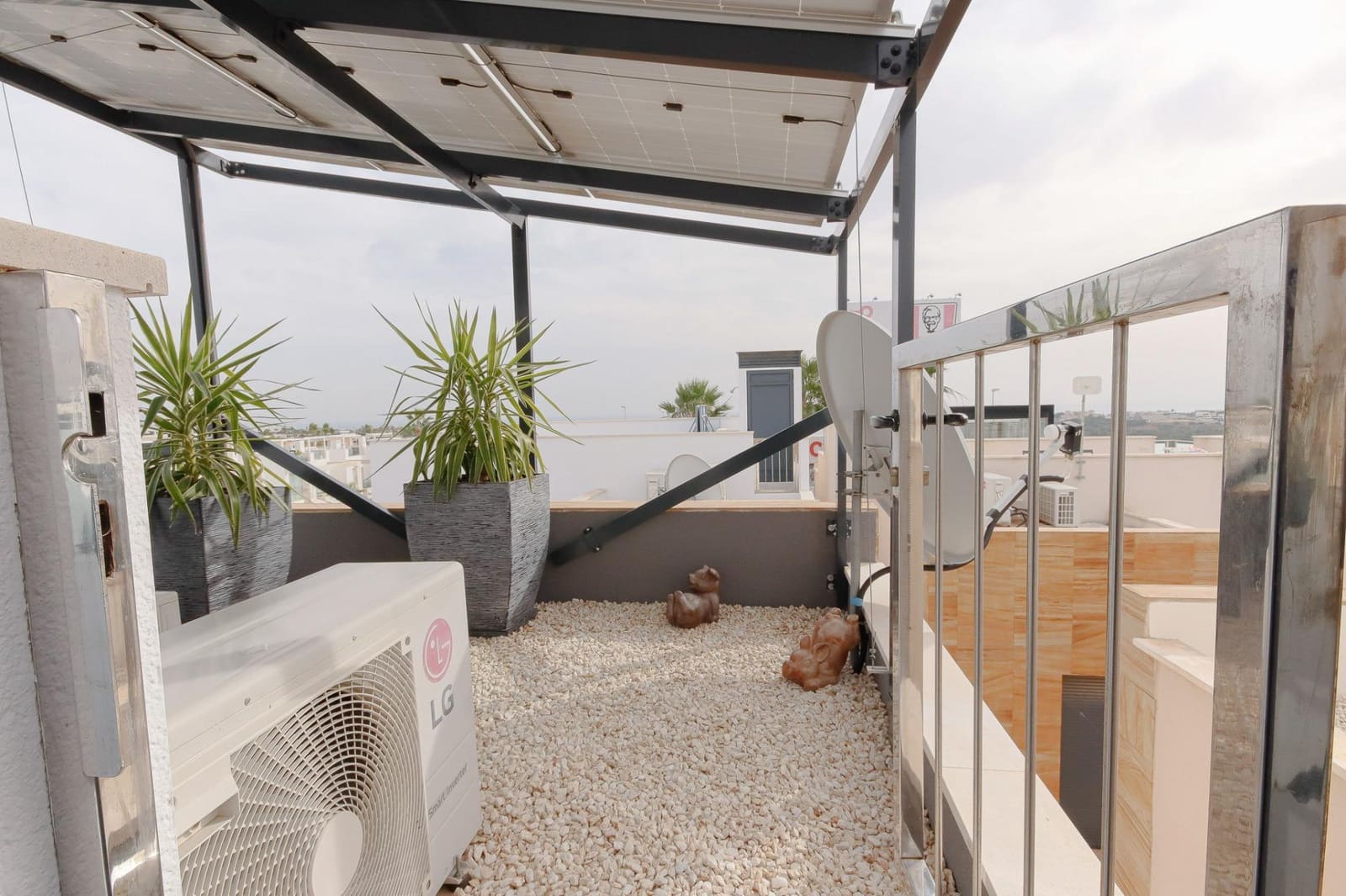 3 soveværelse Villa til salg i Orihuela Costa med swimmingpool garage - € 575.000 (Ref: 9391988)