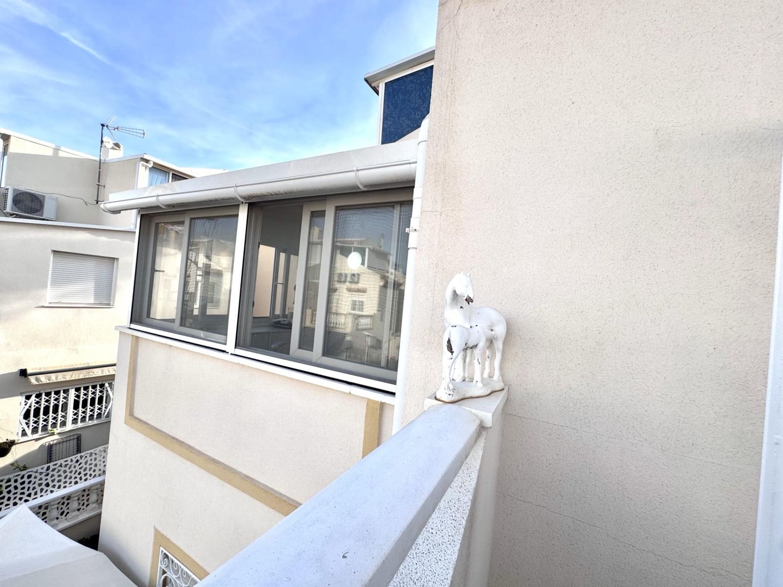 5 sovrum Radhus till salu i Playa Flamenca med pool - 210 000 € (Ref: 9393326)