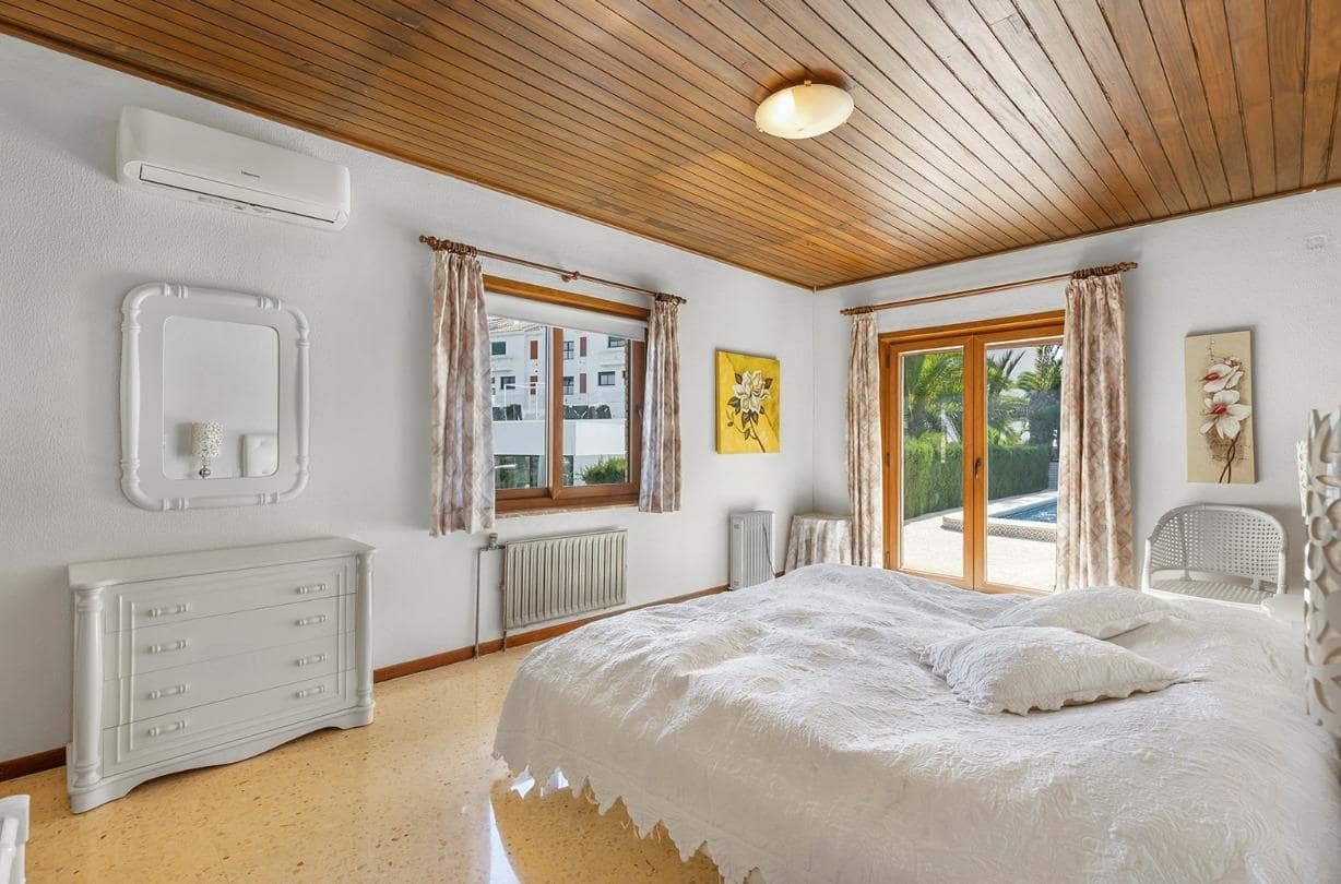 5 soverom Villa til salgs i Filipinas - € 670 000 (Ref: 9408037)