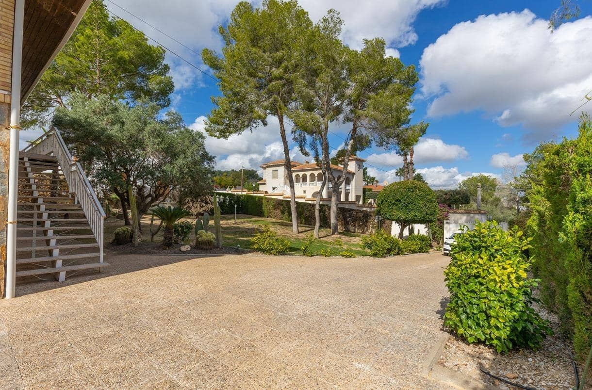 5 soverom Villa til salgs i Filipinas - € 670 000 (Ref: 9408037)