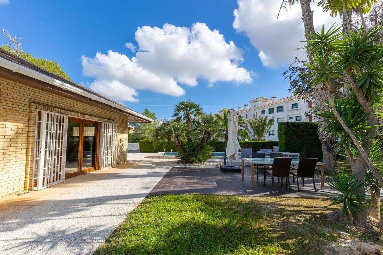 5 soverom Villa til salgs i Filipinas - € 670 000 (Ref: 9408037)