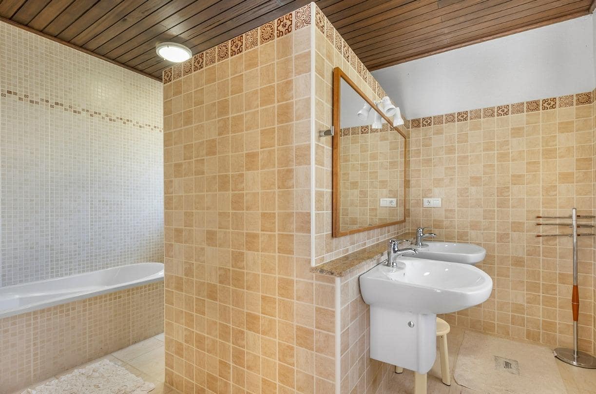 5 soverom Villa til salgs i Filipinas - € 670 000 (Ref: 9408037)