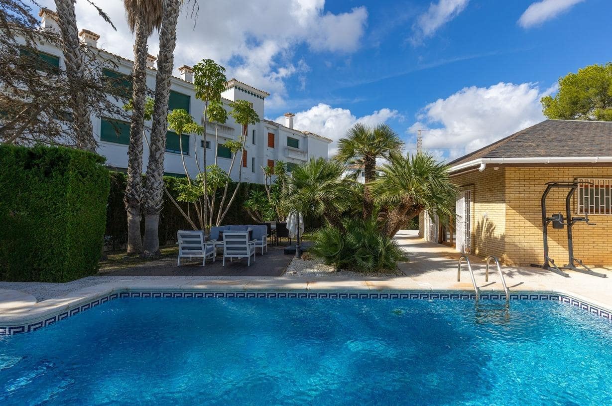 5 soverom Villa til salgs i Filipinas - € 670 000 (Ref: 9408037)