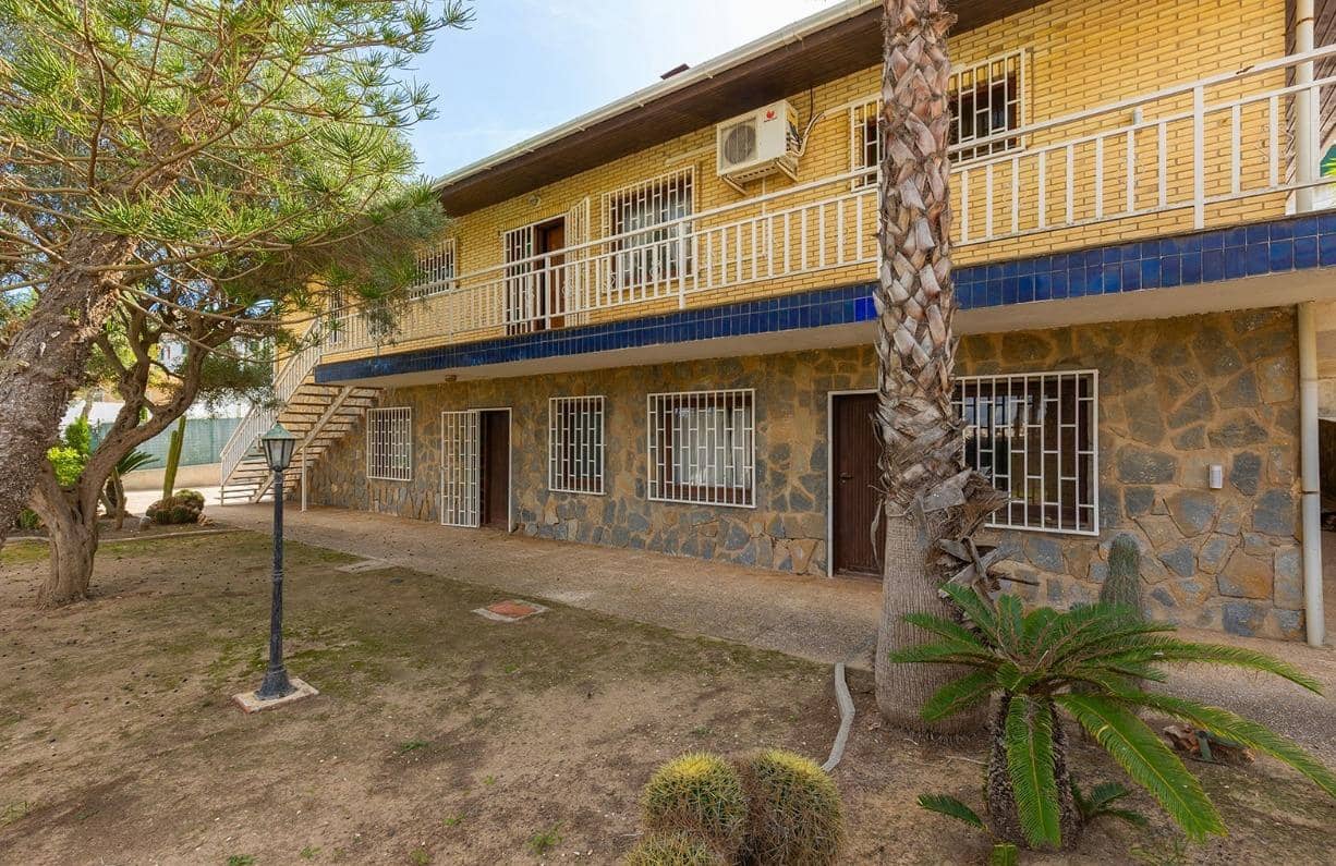 5 soverom Villa til salgs i Filipinas - € 670 000 (Ref: 9408037)