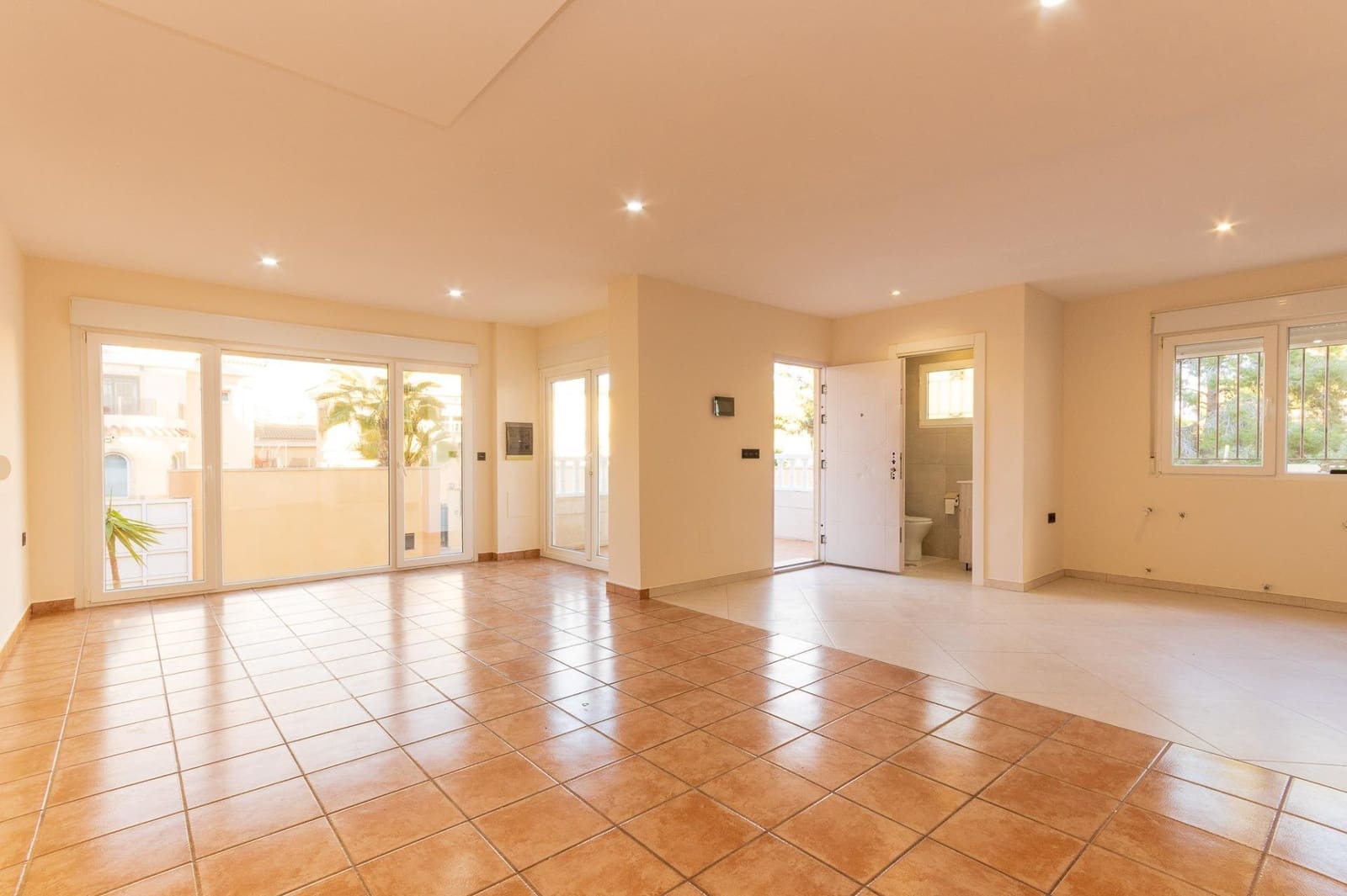 4 sovrum Villa till salu i Orihuela Costa med pool - 289 000 € (Ref: 9408039)