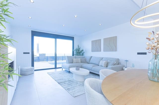 Chalet de 3 habitaciones en Aguas Nuevas, Torrevieja en venta con piscina garaje - 595.000 € (Ref: 9408040)