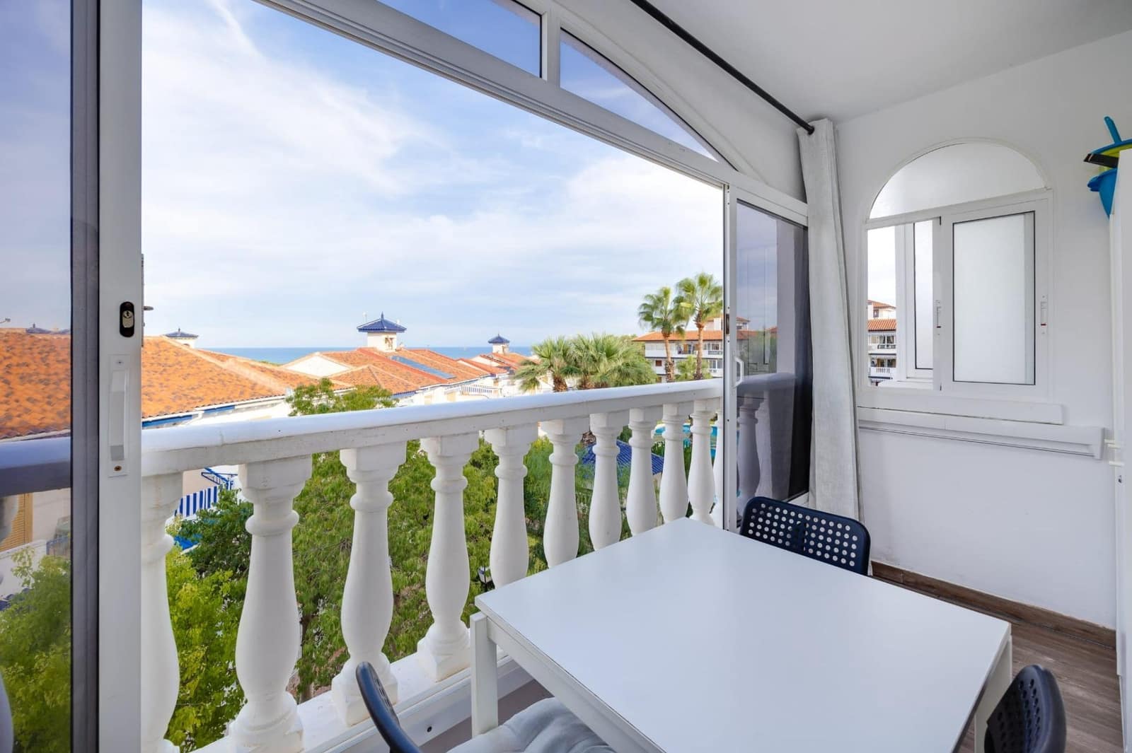 1 makuuhuone Huoneisto myytävänä paikassa Torrevieja mukana uima-altaan - 124 900 € (Ref: 9413995)