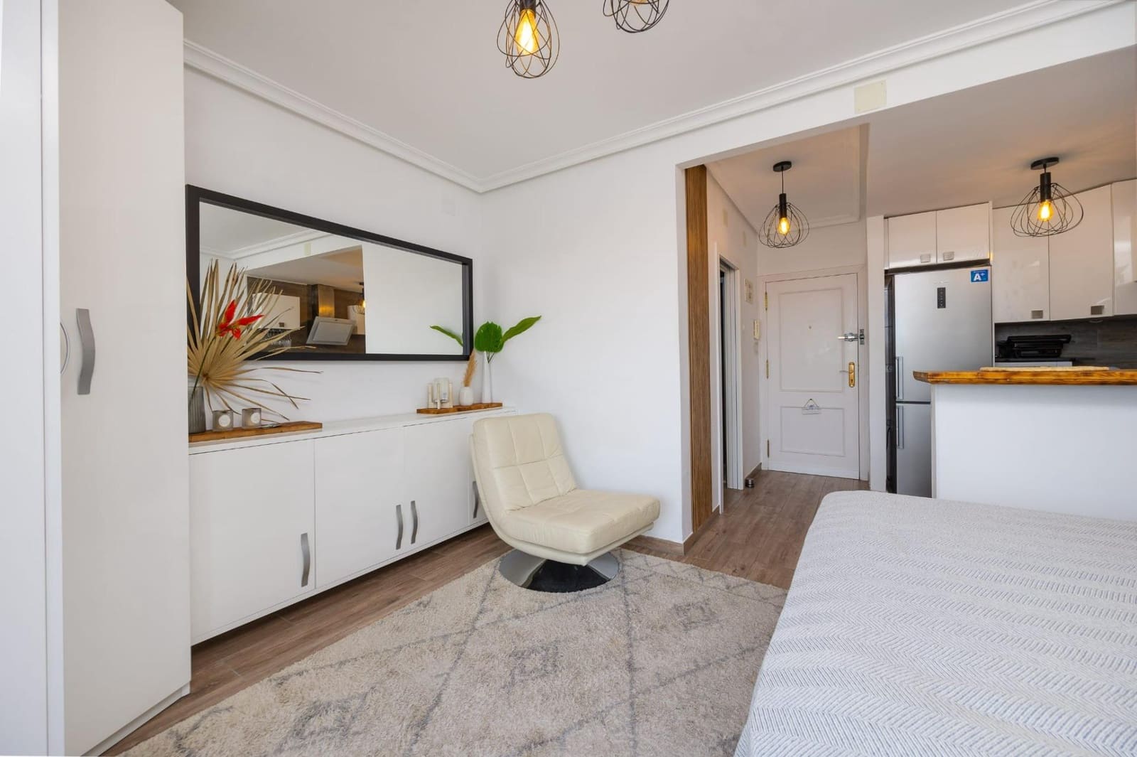 1 makuuhuone Huoneisto myytävänä paikassa Torrevieja mukana uima-altaan - 124 900 € (Ref: 9413995)