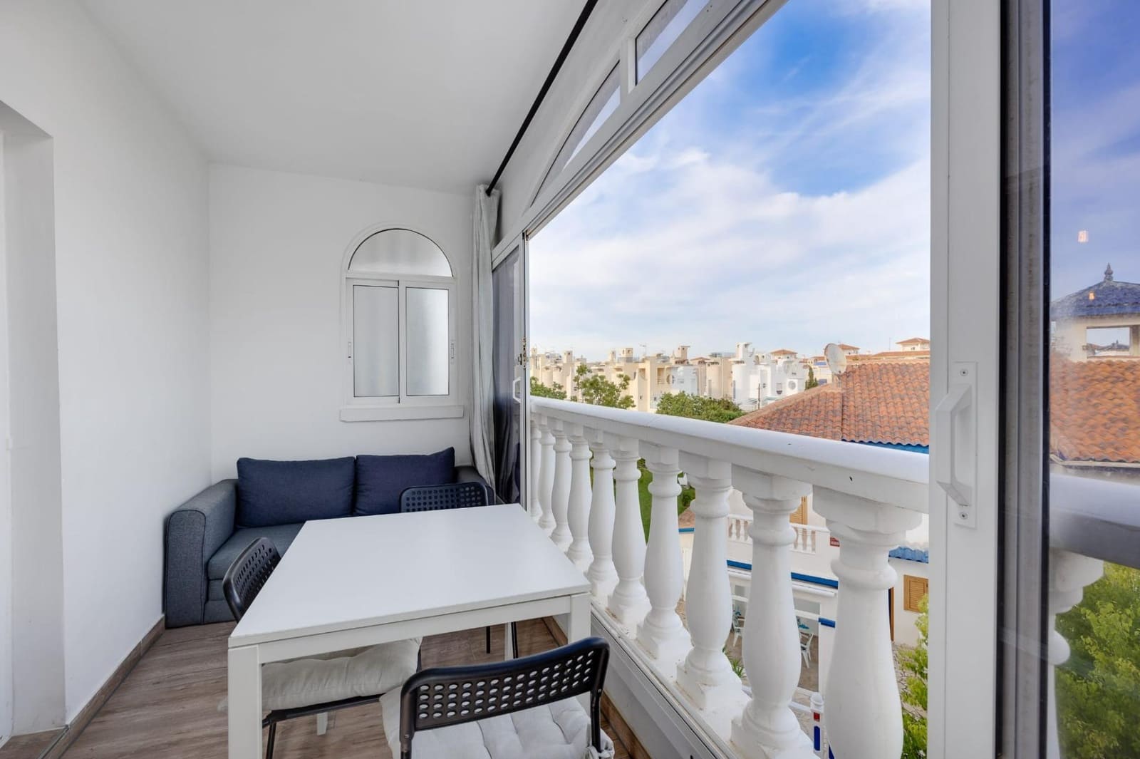 1 makuuhuone Huoneisto myytävänä paikassa Torrevieja mukana uima-altaan - 124 900 € (Ref: 9413995)